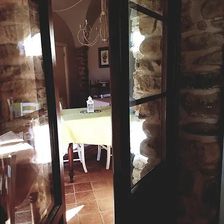 مزرعة للإقامة La Peschiera Sul Vara *